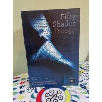 ราคา นิยายมือ 2 Fifty Shades Trilogy set-box นวนิยายรัก 21+ ราคาปก 1245฿ (28521245033)