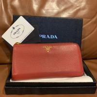 ราคา แท้100% Prada Wallet Zip Around มือสอง ส่งฟรี (8853853599)