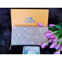 ราคา กระเป๋าสตางค์ COACH หนังสวยปั๊มลายดอกไม้ 8" (22521933297)