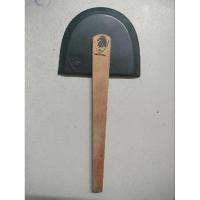 ราคา ไม้กวาดน้ำยาง ตราเหยี่ยว (26623877165)