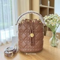 ราคา CARLYN MARO BUCKET BAG กระเป๋าหนังทรงถัง/ขนมจีบ สีดำ สีน้ำตาล สีขาว สีครีม (27566268243)