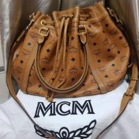 ราคา กระเป๋าจีบเอ็มซีเอ็ม​ mcm​ ของแท้​มือสอง พร้อมถุงผ้า SZ:L​ สภาพสวย อะไหล่ยังสีทอง​สวย (2211312299)