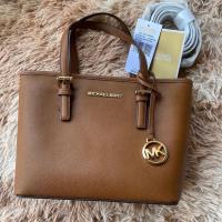 ราคา Used : MK Tote mini สีน้ำตาล (22329274704)