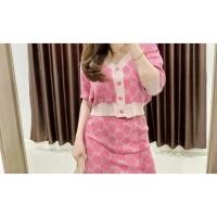 ราคา ชุดเซท เซทไหมพรม ปักเลื่อม งานป้าย มือ2 *ส่งฟรีลงทะเบียนทั้งร้าน* (11114362308)