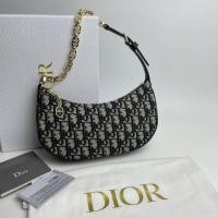 ราคา กระเป๋าสะพายข้าง Dior อุปกรณ์ full box set (23362658606)
