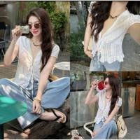 ราคา เสื้อเชิ้ตลูกไม้สีขาว (41152492683)
