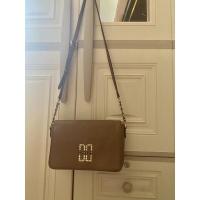 ราคา กระเป๋า PRELOVED DAKS (41022041110)