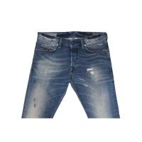 ราคา DIESEL TEPPHAR 0850H SLIM CARROT JEANS ยีนส์เท่ๆ จาก Diesel รับรองของแท้ 100% (3672539854)