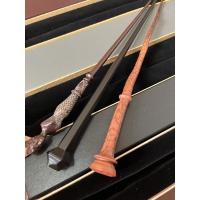 ราคา Harry Potter wand จากเรื่อง Fantastic beast : Lally Hicks, Credence และ Jacob ไม้กายสิทธิ์ แฮร์รี่พอตเตอร์ (23514526518)