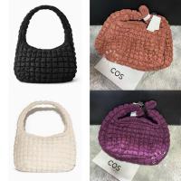 ราคา ♞,♘,♙(พร้อมส่ง) กระเป๋า Cos Quilted Oversized Bag สี Black/Off white/Blue/Burgundy/Silver/Beige ของ (41151241797)
