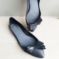 ราคา รองเท้ายางหอมๆจากแบรนด์ melissa ไซส์ 39 (ใส่ไปสัมภาษณ์งานครั้งเดียว ไม่มีกล่องแล้วค่ะ) (2822514583)