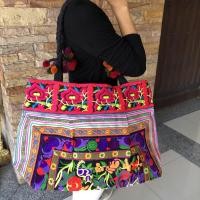 ราคา กระเป๋าผ้า ชาวเขา ปักลายดอกไม้ เผ่าม้ง สะพายไหล่ ทรงสี่เหลี่ยม มีซิปปิด หลากสีสัน (7966503724)