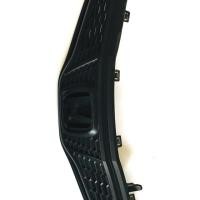 ราคา กระจังหน้า Honda Jazz GE ปี 2012 กิ๊บครบ สภาพดี (7836188634)