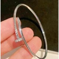 ราคา งานดีที่สุด❤️‍ อุปกรณ์ครบเซ็ต กำไลตะปู เงินแท้ชุบทองคำขาว 18K (23879862492)