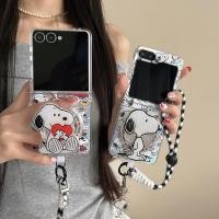 ราคา Flip7 Samsung Galaxy Z Flip6 เคสแม่เหล็กน่ารักการ์ตูน snoopy พร้อมสายโซ่ยึดเคส Samsung Z Flip 5 Flip 4 กันกระแทกโทรศัพท์ความคิดสร้างสรรค์ฝาครอบ (44111312992)