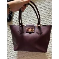 ราคา กระเป๋า Vivienne Westwood มือสอง รุ่น Women's Opio Saffiano สีม่วงอมแดงก่ำ *ตำหนิเยอะ* (29865662553)