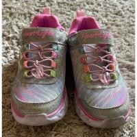 ราคา รองเท้า Skechers รองเท้าเด็กผู้หญิง มีไฟ ไซส์ 17 CM *มือสอง สภาพนางฟ้ามาก (25586292683)