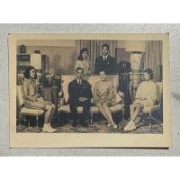 ราคา รูปถ่ายเก่าสีขาวดำ ครอบครัวพระราชา ในหลวงรัชกาลที่ 9 พระราชินี ร.10 พระเทพฯ ฟ้าหญิง กระดาษ Agfa Matt (29577455434)