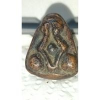 ราคา พระปิดตาเข่าตุ่ม เนื้อทองแดงเถื่อน หลวงปู่บุญ วัดกลางบางแก้ว เก่า (26218084991)