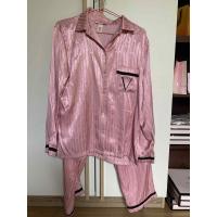 ราคา ชุดนอนVictoria’s Secretสีชมพู S (28190081878)