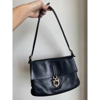 ราคา กระเป๋า ferragamo pouch แท้ 100% (22455815824)