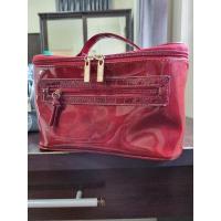 ราคา กระเป๋าเครื่องสำอางใบใหญ่มือ 2 Elizabeth Arden สีแดงเข้มหนังเงา (21970278212)