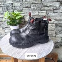 ราคา รองเท้าเซฟตี้มือสอง ยี่ห้อ Chetah ไซส์ 42 พื้นรองเท้า 27cm (49105787423)