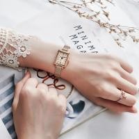 ราคา นาฬิกาข้อมือผู้หญิงทรงสี่เหลี่ยมดีไซน์หรูขนาดเล็กสายผู้หญิงสายเล็กนาฬิกาผู้หญิงนาฬิกาแฟชั่นย้อนยุคของขวัญ (6589572265)