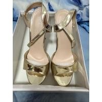 ราคา รองเท้าส้นสูง 5 นิ้ว หนังแก้ว เบอร์ 39 มือสอง (42760638014)