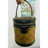 ราคา กระเป๋า bucket หนังแท้ (used) ไม่มีสายยาว (52454027773)