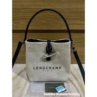 ราคา Longchamp Essential Toile Bucket แท้% (Used like New) (21555212250)