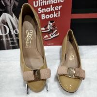 ราคา (ตำหนิ)รองเท้าFerragamo งานมือสองงานตู้ญี่ปุ่นSz34/22cm (43012226458)