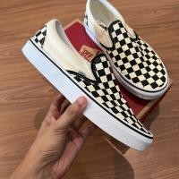 ราคา [มือสอง] รองเท้า Vans - Classic Slip On [Size 9 US] (27418923554)