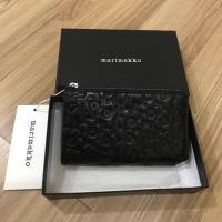 ราคา Marimekko Nilla Embossed Leather Wallet in Black (1999582539)