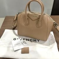 ราคา Used Givenchy Antigona Mini bag (4057171352)