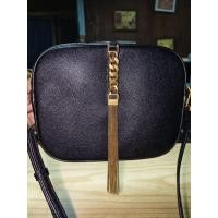 ราคา กระเป๋ามือสอง Charles&Keith สีดำ ทรงกล่อง สะพายไหล่หรือครอสบอดี้ ขนาด 7*5.5 นิ้ว พร้อมส่ง (46555981939)
