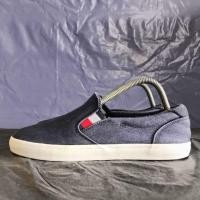 ราคา รองเท้า Tommy Hilfiger มือสองของแท้ Size 40/25 cm. (52602503821)