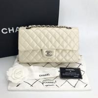 ราคา Very good condition Chanel classic caviar 10” pearly white holo20 สีมุกเหลือบๆ สีสวยผู้ดีมากก หายากนะคะ สภาพดีงาม (6500825652)