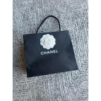 ราคา ถุงกระดาษchanelสีดำ มีดอกคามิลเลีย (24640227507)