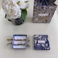 ราคา Dior Dior Silver Shadow, Silver Inside Transparent Profound Grey Texture--CD (57856020530)