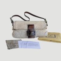 ราคา Fendi beading embroidered baguette bag (16485538715)