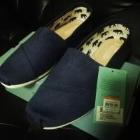 ราคา TOMS Navy Canvas Men's Classics (Size 11UK / 12US / 45EU) (5135728960)