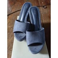 ราคา รองเท้าส้นสูง VNC กำมะหยี่ ของแท้ (14091911247)