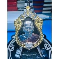 ราคา เหรียญหลวงพ่อพัฒน์ ปุญญกาโม วัดห้วยด้วน รุ่น เสือคาบดาบ100ปี (25013860769)