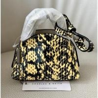 ราคา CHARLES & KEITH กระเป๋าสตางค์ มีสายโซ่สะพาย (24369513795)