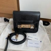 ราคา Like new Proenza ps11 tiny linosa 2018 สีดำ สภาพสวยค่ะ หนังทรงงาม ภายในสะอาด มุมไม่ถลอก (7401544494)
