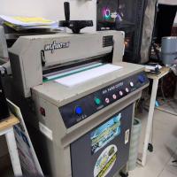 ราคา ✂เครื่องตัดกระดาษไฟฟ้ารุ่น WUHAO 450 (แถมฟรีมีดสำรอง)✏️ ใช้งาน สภาพสวย ✔️ ตัดกระดาษกว้าง 450 มม (22602546125)