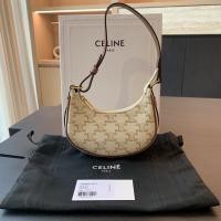 ราคา [BU220805617] Celine / Mini AVA/[CO221006254] Gucci / Mickey Bucket Hat (23802346348)