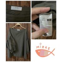 ราคา เสื้อคอปาดผ้าลินินผสม สีเขียวขี้ม้า Uniqlo (19734209627)