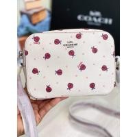 ราคา SALE / ตำหนิ COACH MINI CAMERA BAG สะพายข้างทรงกล่อง แท้100% (6517006122)